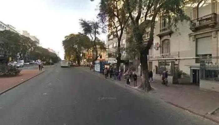 Vacunatorio -    Asociacion Espanola Donde - Montevideo