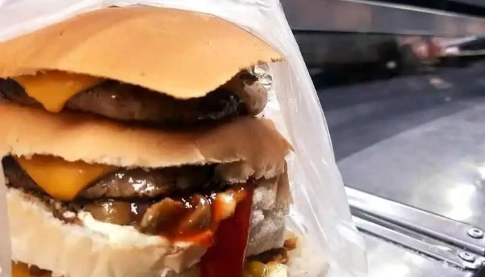 Vanessa Denis -  Hamburguesa - Montevideo