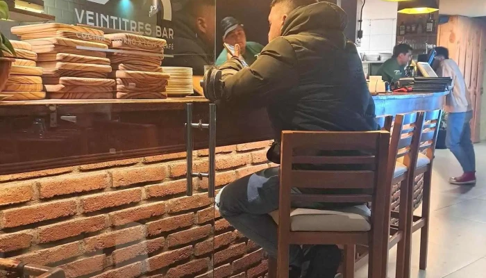 Veintitres Bar -  Ambiente - Montevideo