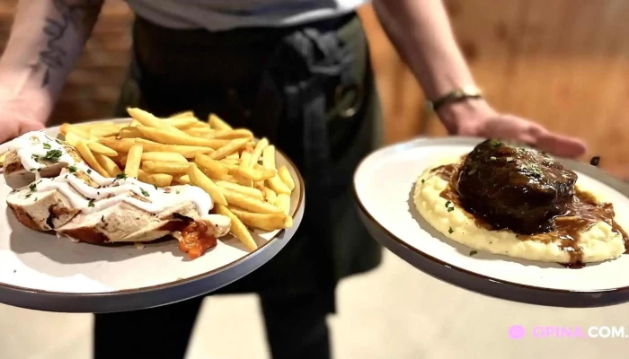 Veintitres Bar -  Comidas Y Bebidas - Montevideo