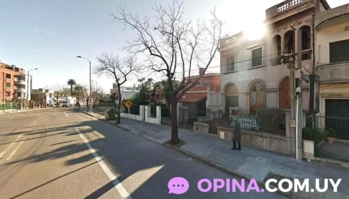 Veterinaria La Choza - 11700 Montevideo