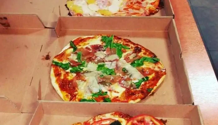 Vieja Chola Pizzeria -  Comida Y Bebida - Paysandú