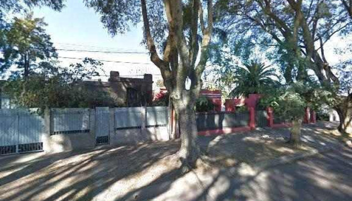 Viviendo Por Inercia -  Cerca De Mi - Montevideo