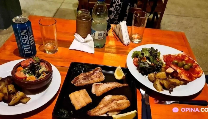 Yacht Club Jaureguiberry -  Comidas Y Bebidas - Jaureguiberry