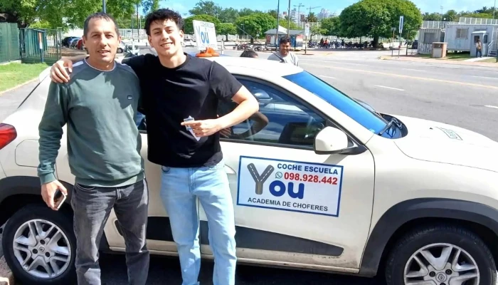 You Academia De Choferes -  Abierto Ahora - Montevideo